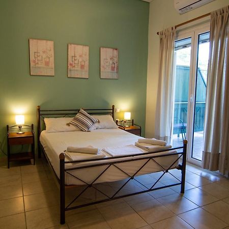 Tsertos Apartments Kamena Vourla Extérieur photo