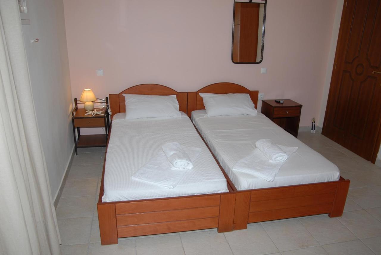 Tsertos Apartments Kamena Vourla Chambre photo