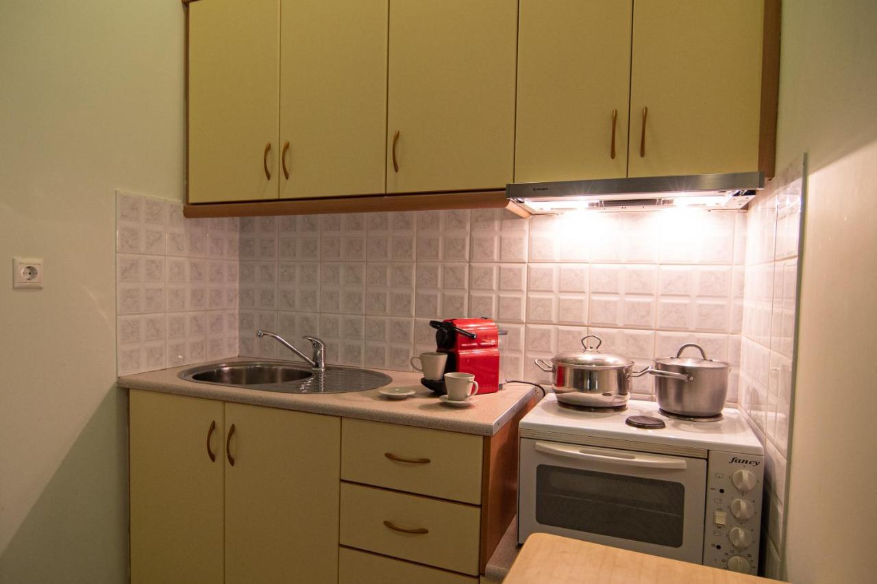 Tsertos Apartments Kamena Vourla Extérieur photo