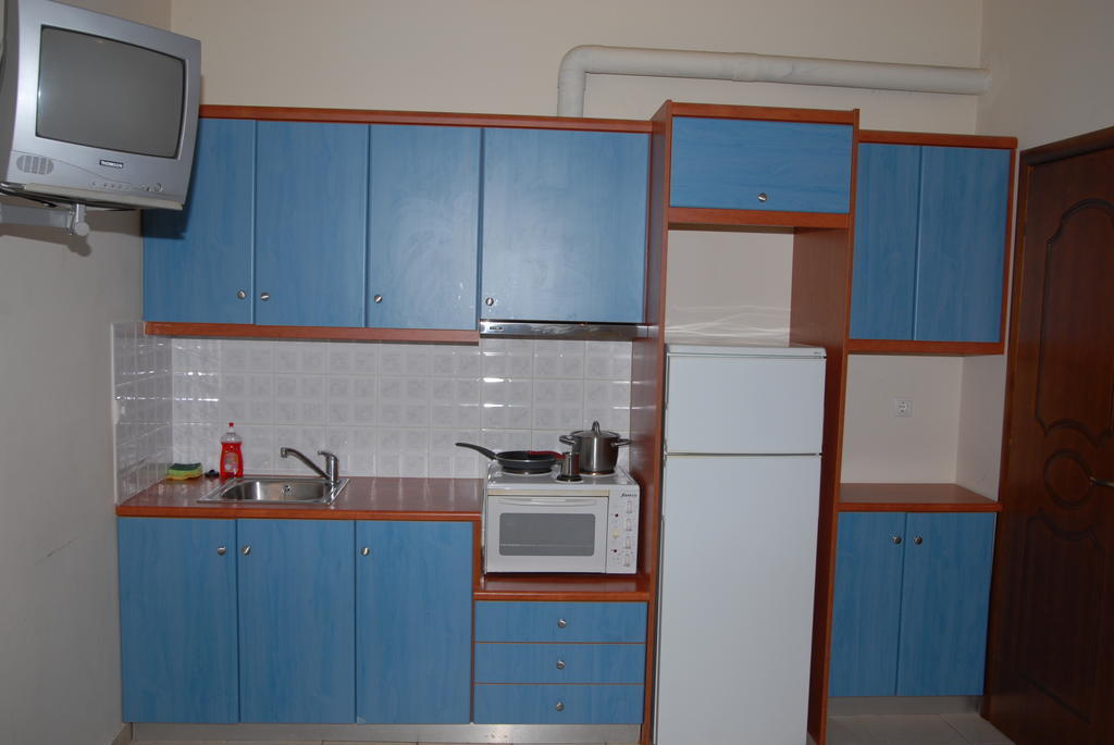 Tsertos Apartments Kamena Vourla Extérieur photo