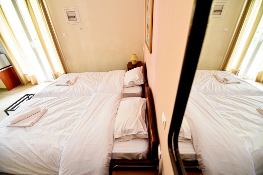 Tsertos Apartments Kamena Vourla Extérieur photo