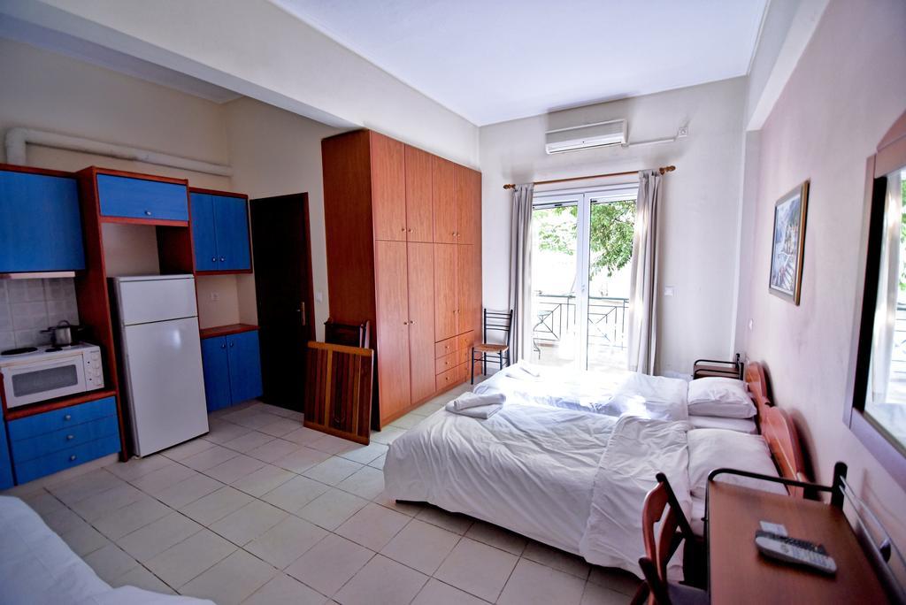 Tsertos Apartments Kamena Vourla Extérieur photo