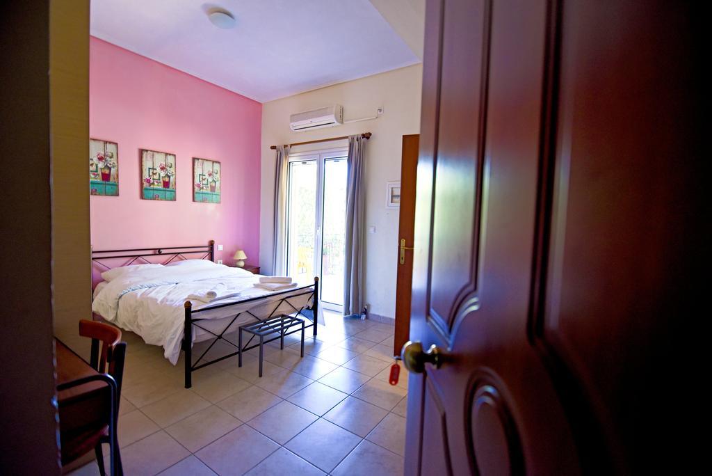 Tsertos Apartments Kamena Vourla Extérieur photo