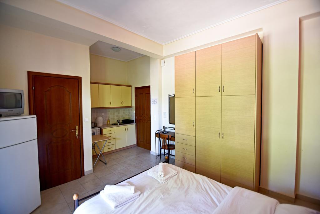 Tsertos Apartments Kamena Vourla Extérieur photo